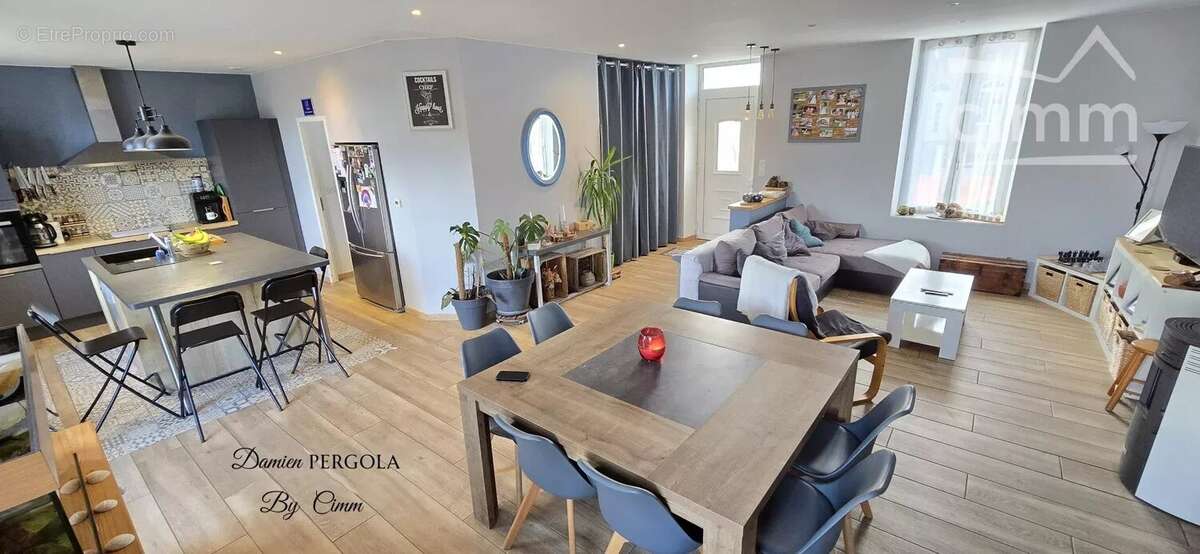 Maison rénovée de 115 m², située à 5 minutes à pied du centre-ville - photo 2