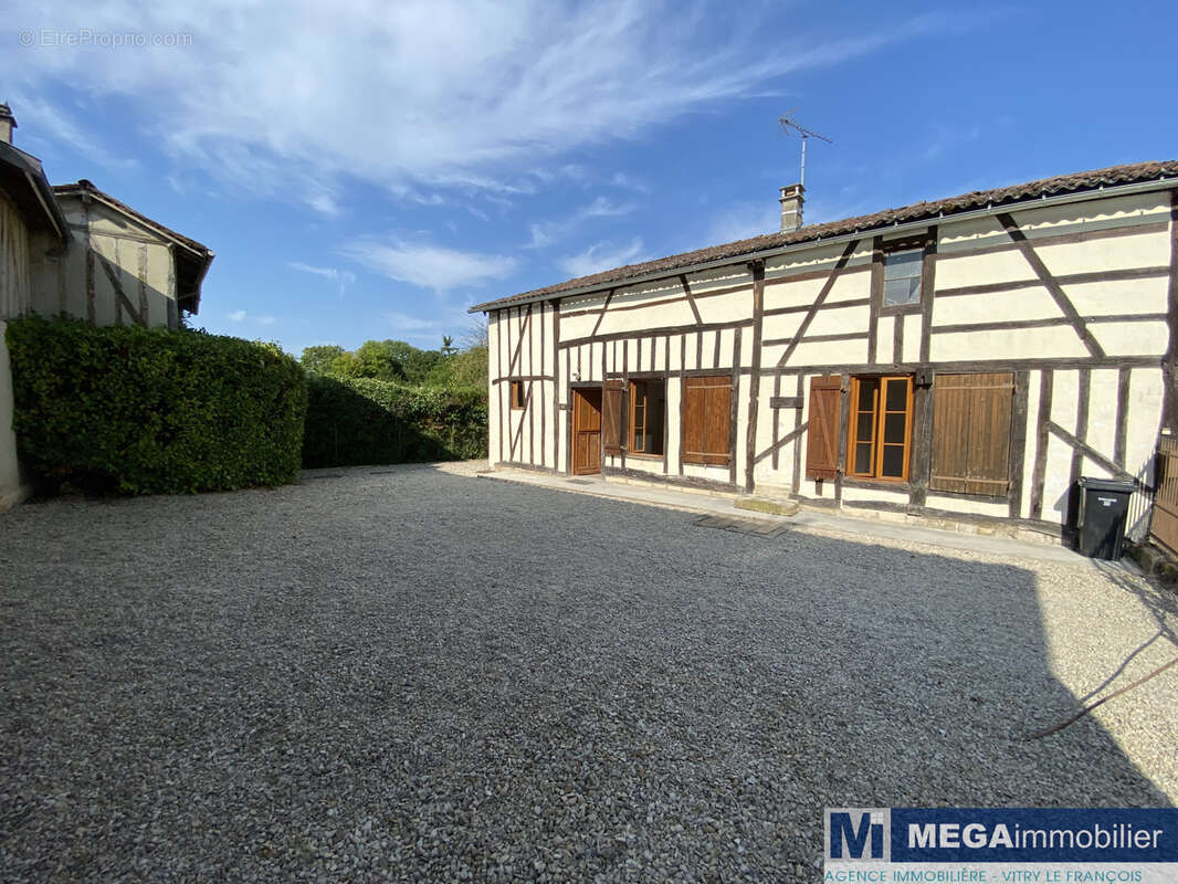  Jolie maison champenoise sur l'axe Vitry/Chalons. - photo 7