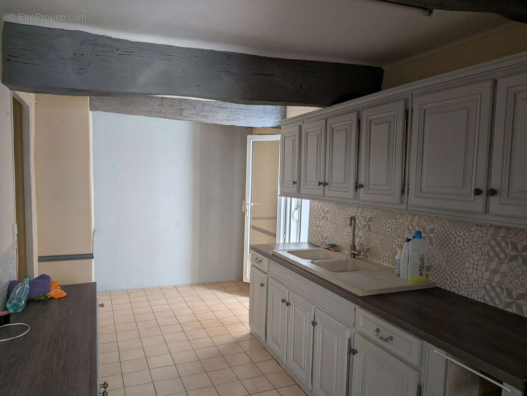 Maison à SOLLIES-TOUCAS