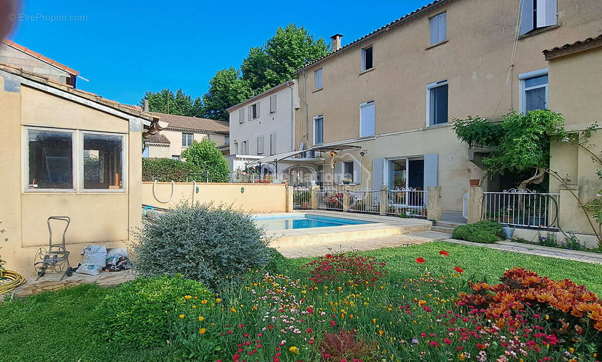 Maison à SORGUES
