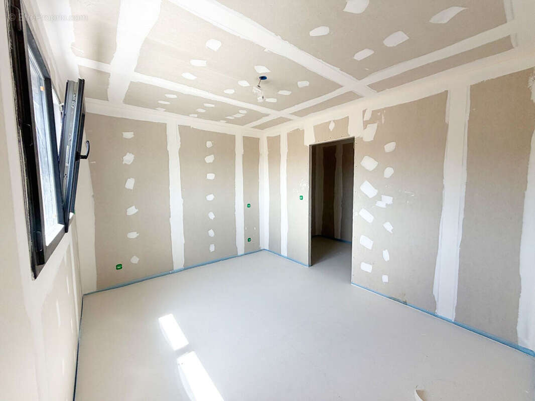 Villa 5 pièces de 111 m2 avec piscine intérieure - photo 16