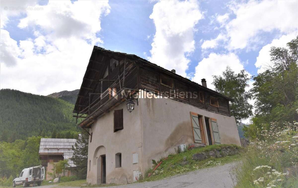 Maison de village 9 pièces 269 m² à rénover à Névache - photo 2