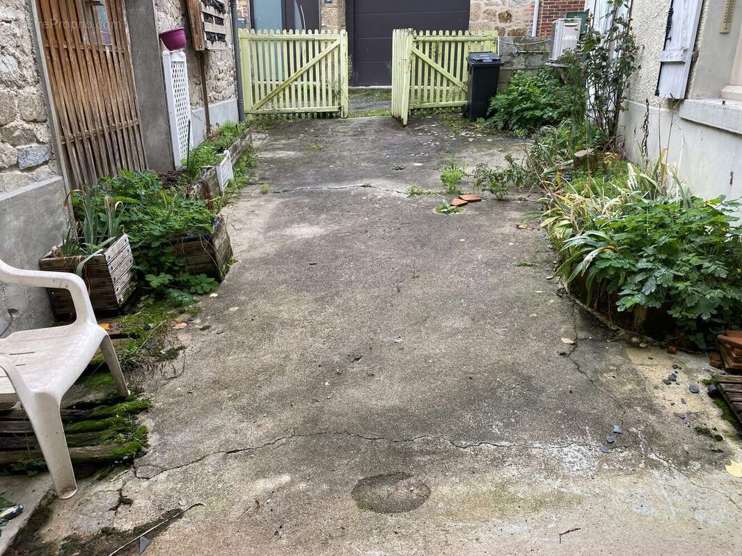 Maison à EYMOUTIERS