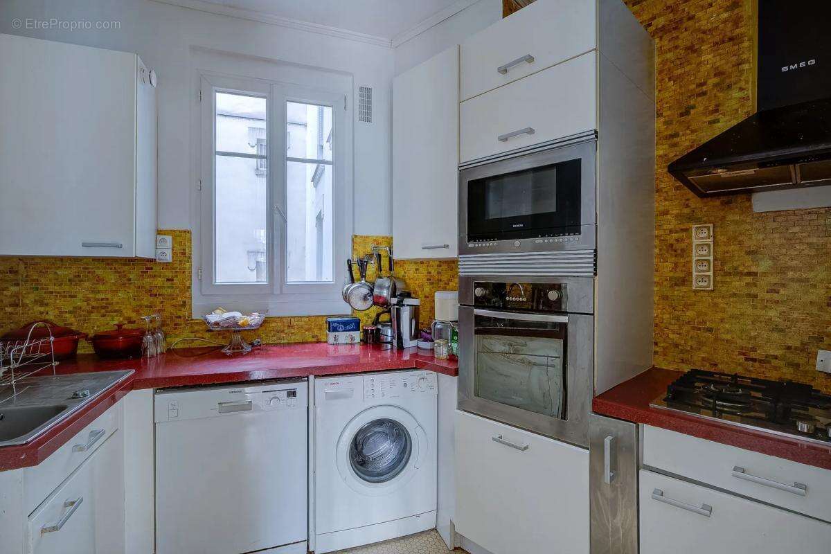 Appartement à PARIS-18E