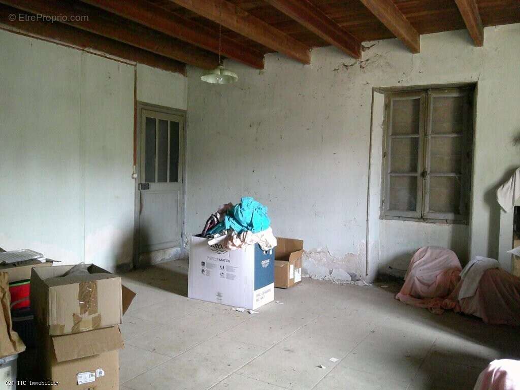 Maison De Campagne Avec Une Deuxième Maison Et D'Autres Dépendances - photo 40
