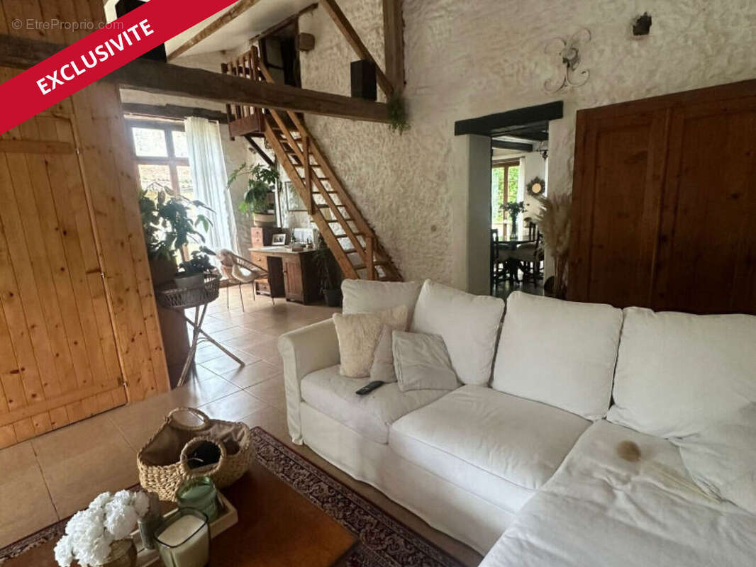 Maison à LA CHAPELLE-BATON