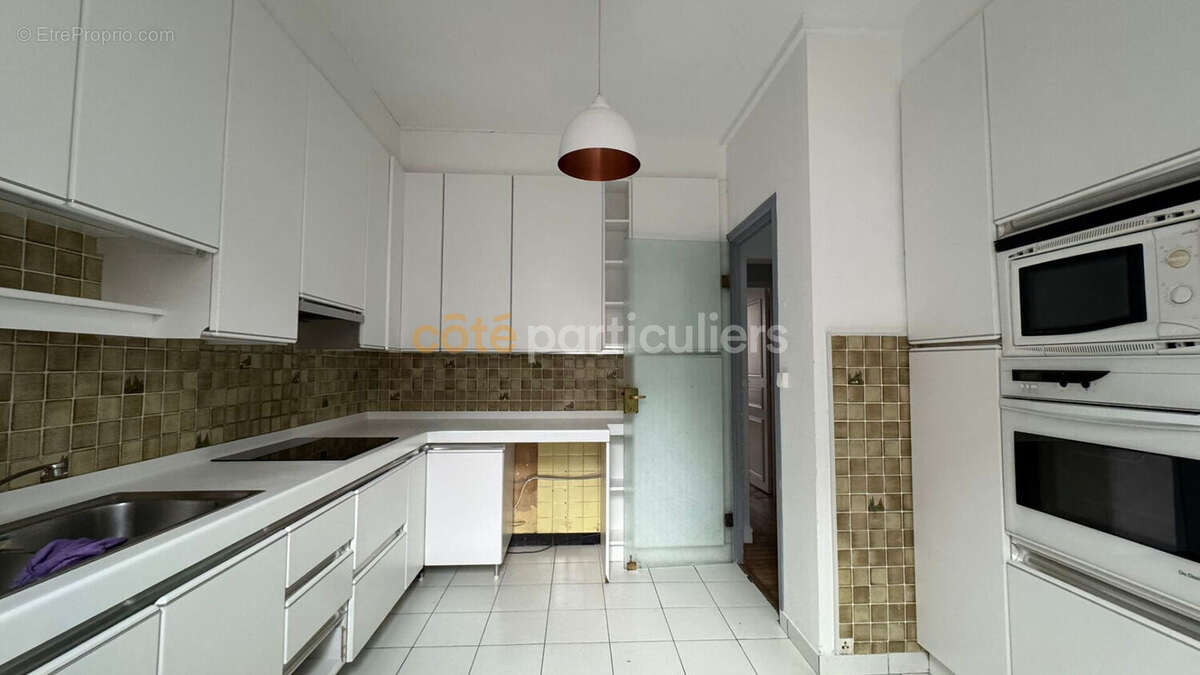 Appartement à PARIS-8E