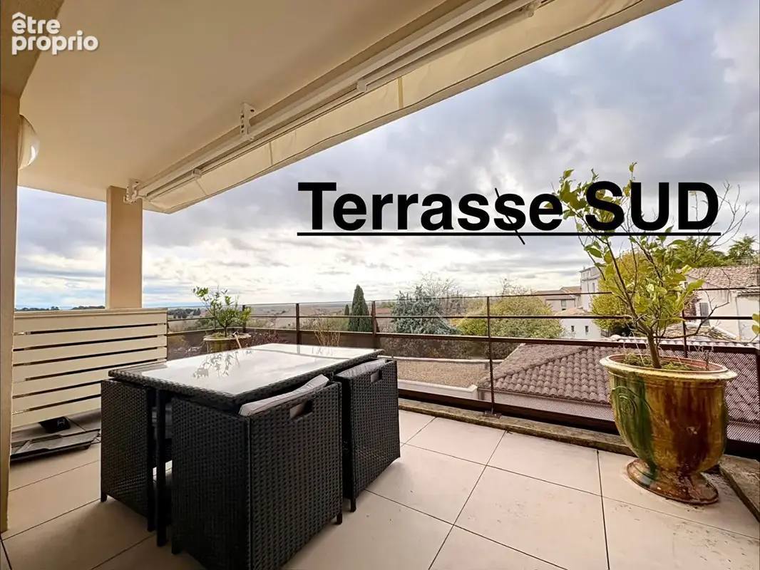 A VENDRE au coeur de Chateauneuf Du Pape dans résidence récente de standing , Appartement t4 de 128 m²  avec grand garage et ter - photo 3