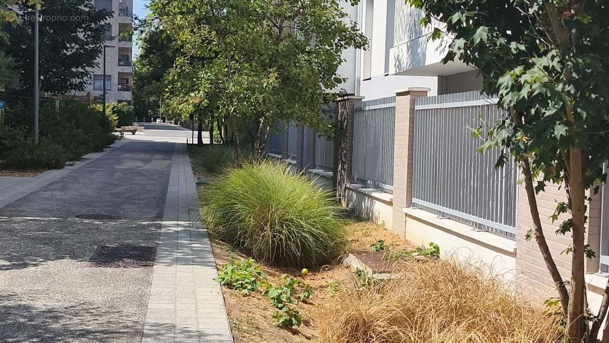 Noisy-le-grand – 4 pièces 72 m² – terrasse 60 m² – 3 chambres – parking – rer a 8 min à pied - photo 9