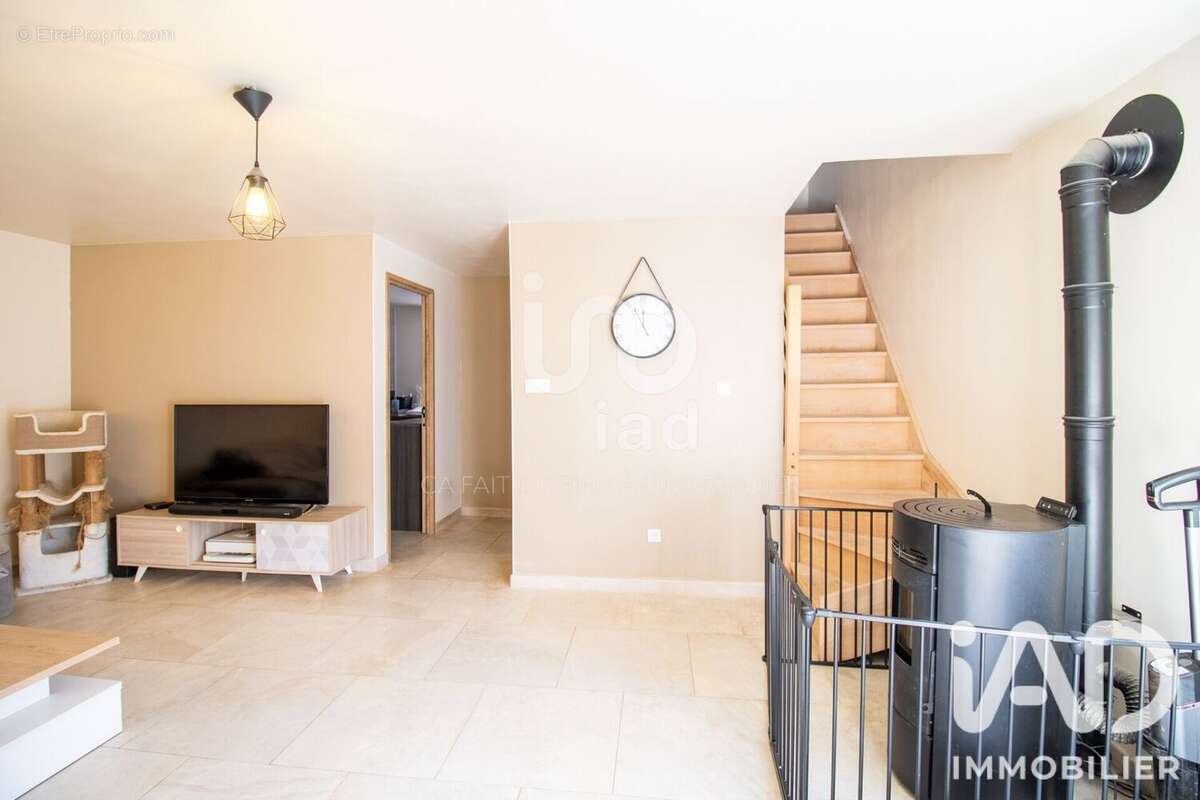 Maison 118 m² à Pronleroy  - photo 4