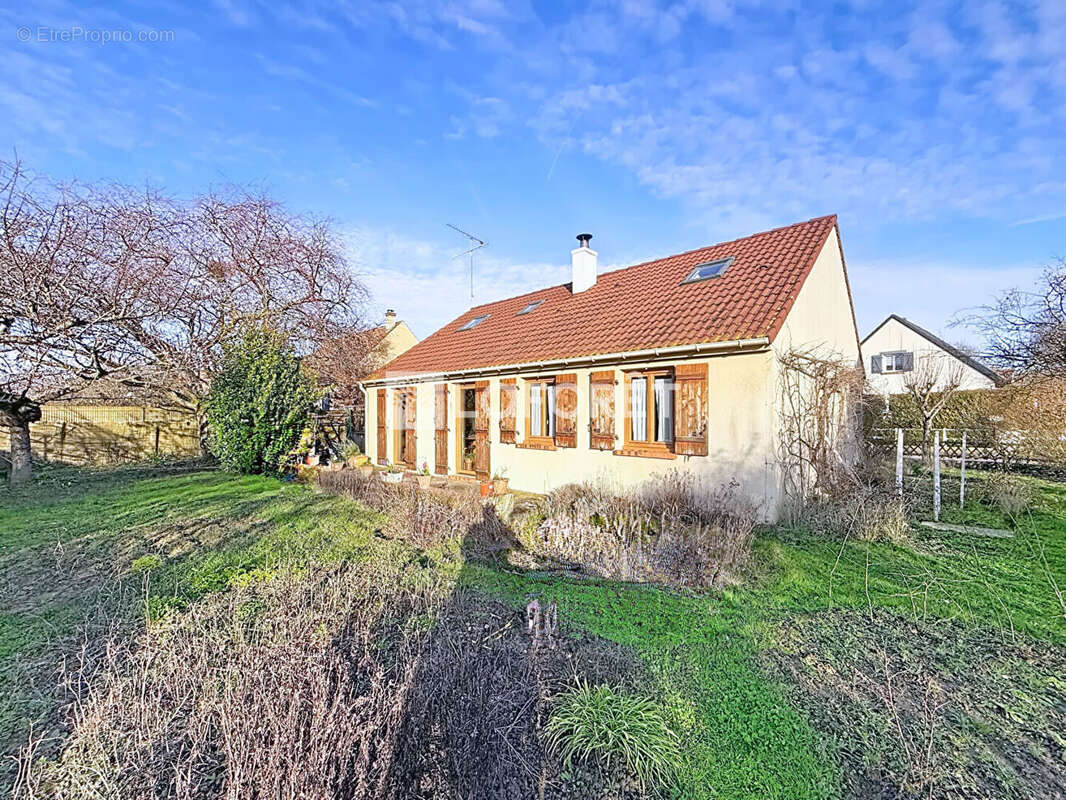 Maison à BARJOUVILLE