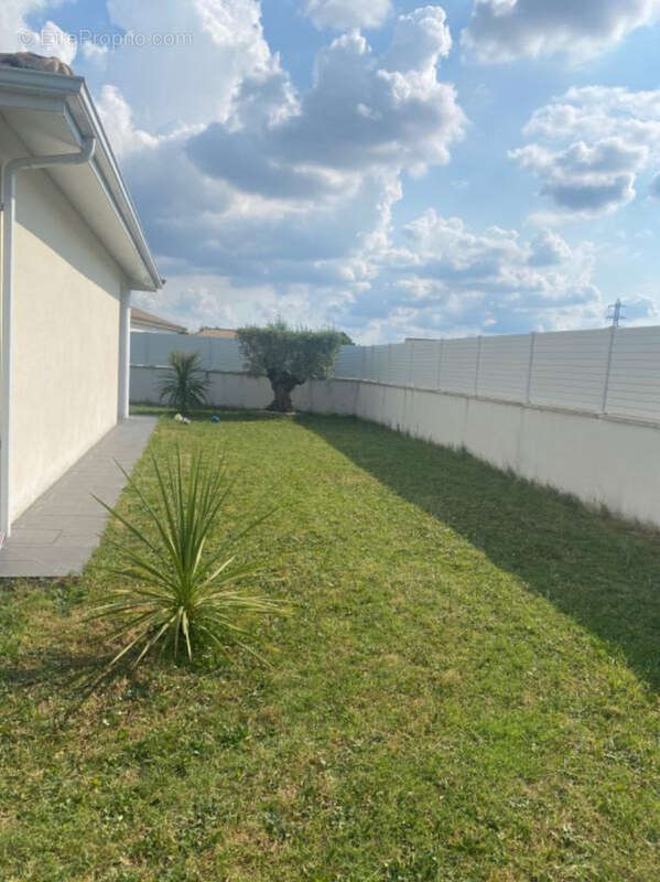 Maison à AMBARES-ET-LAGRAVE