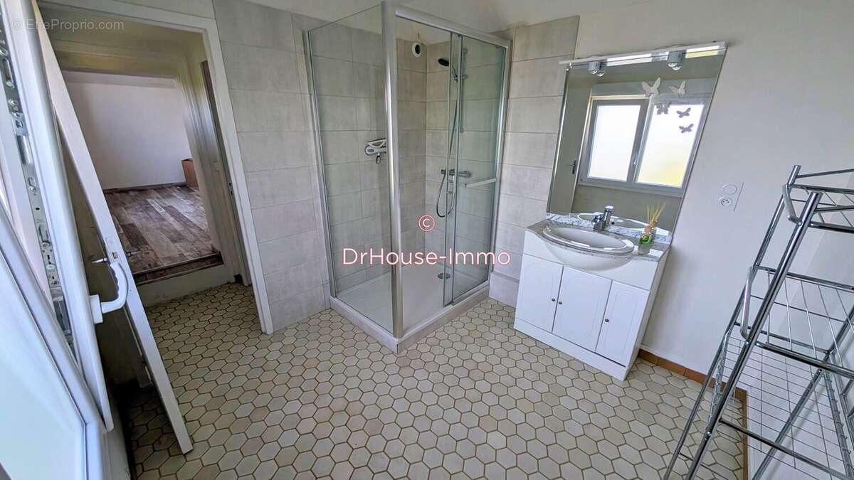 Maison 90 m² à Tregourez  - photo 17