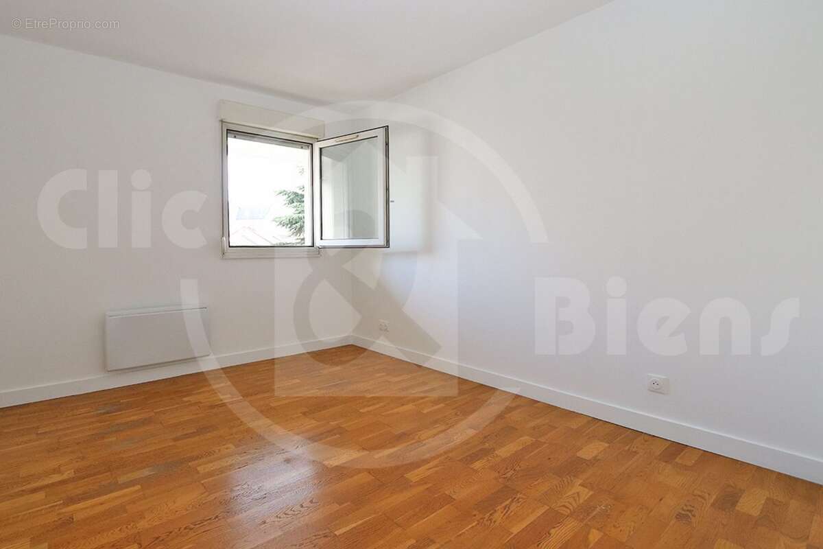 012025 - Appartement à CLAMART