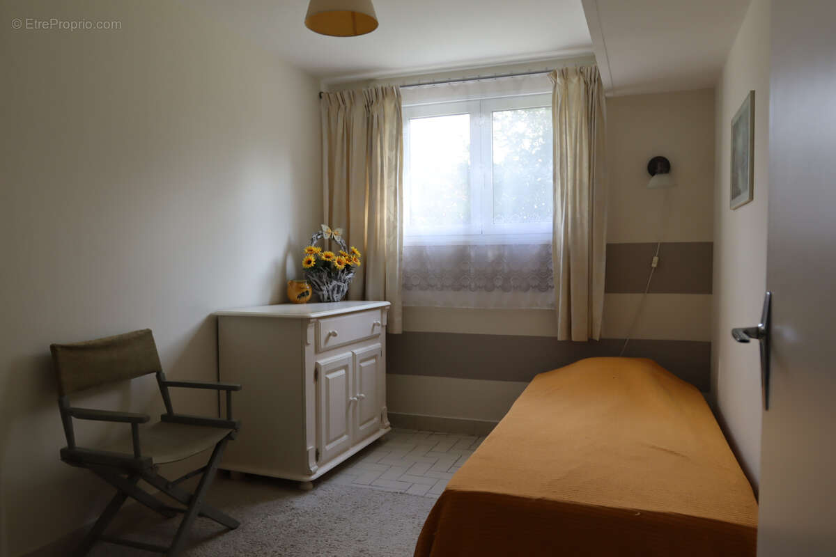 Maison à AINAY-LE-CHATEAU