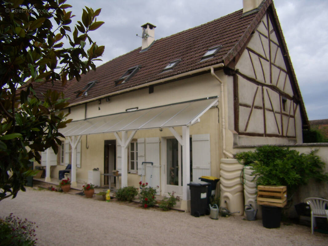 Maison à VARENNES-LE-GRAND