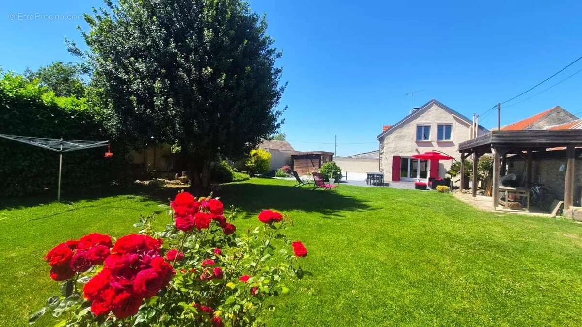 Maison à MONNERVILLE