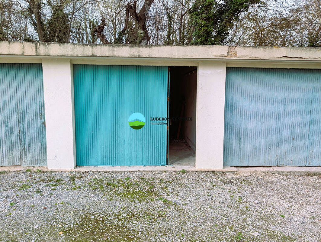 Parking à CARPENTRAS