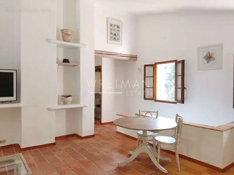 Maison à LA GARDE-FREINET