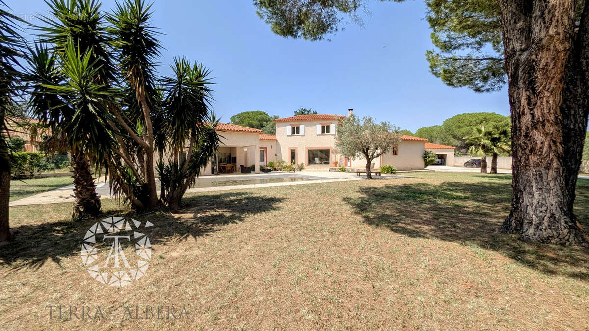 Maison à MONTESQUIEU-DES-ALBERES