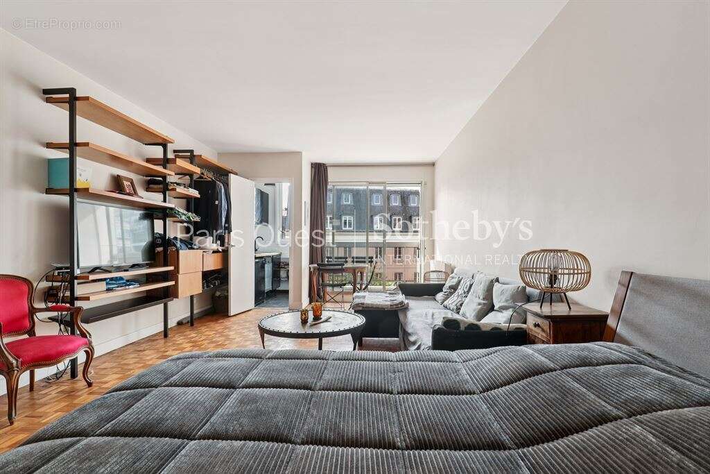 Appartement à NEUILLY-SUR-SEINE