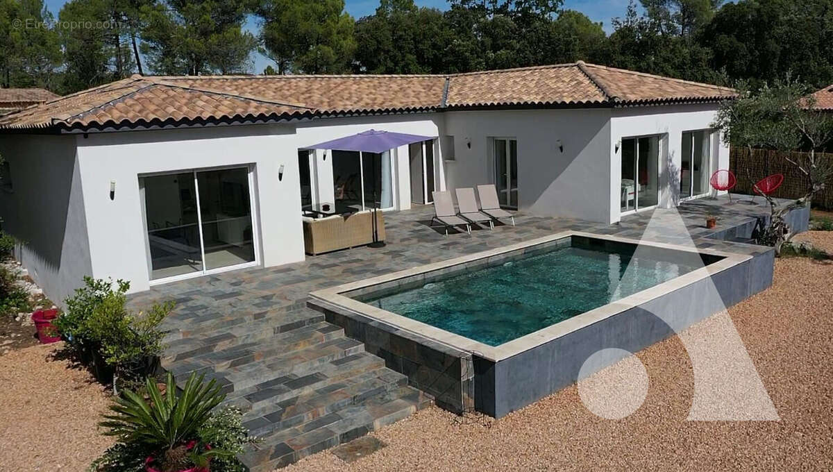 Maison à SILLANS-LA-CASCADE