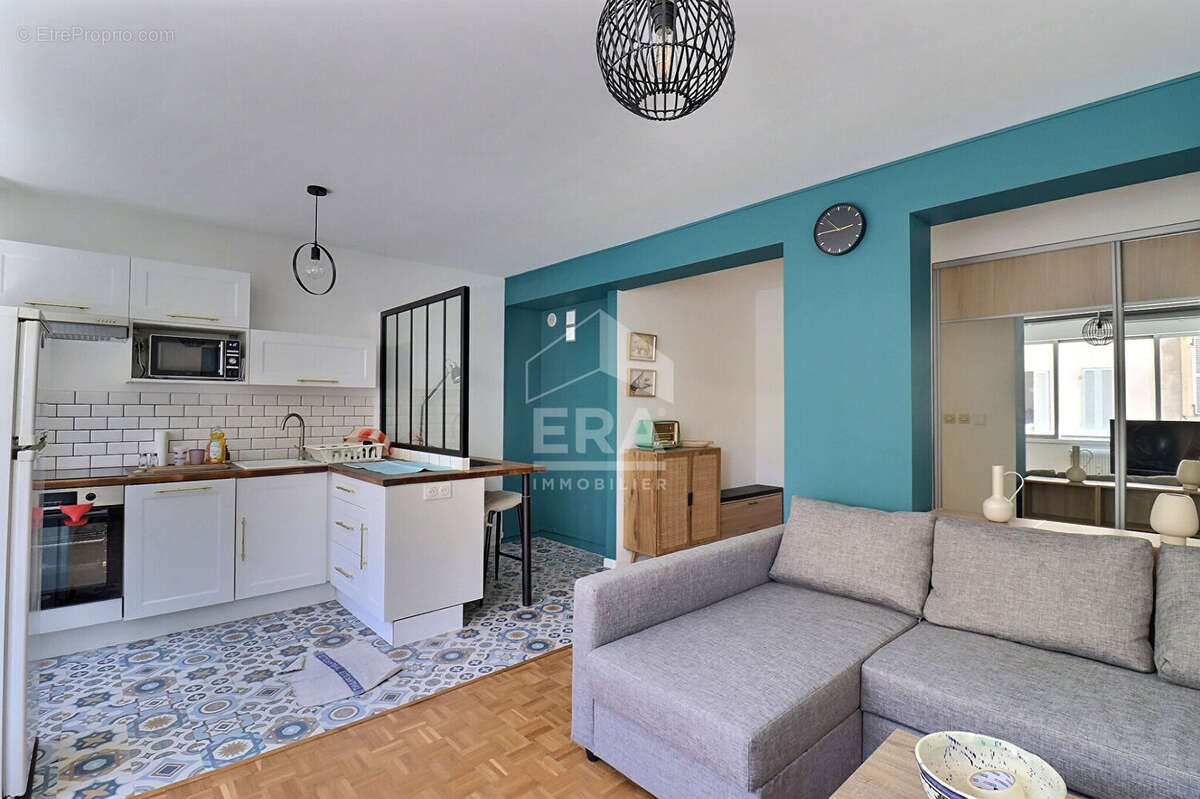 Appartement à MARSEILLE-4E