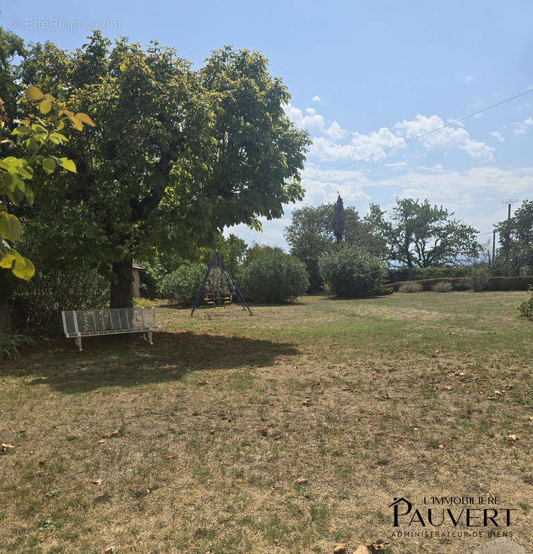 Maison de 3 chambres avec 2700 m2 de terrain - photo 12