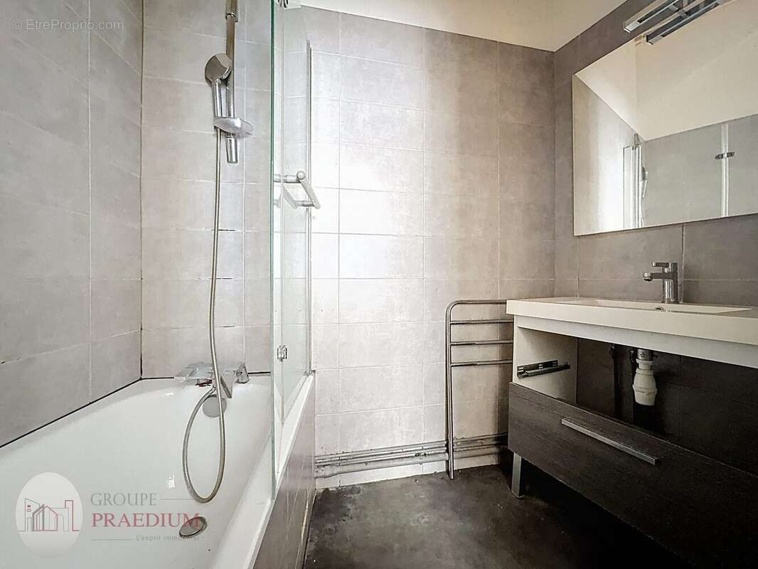 Appartement à PARIS-14E