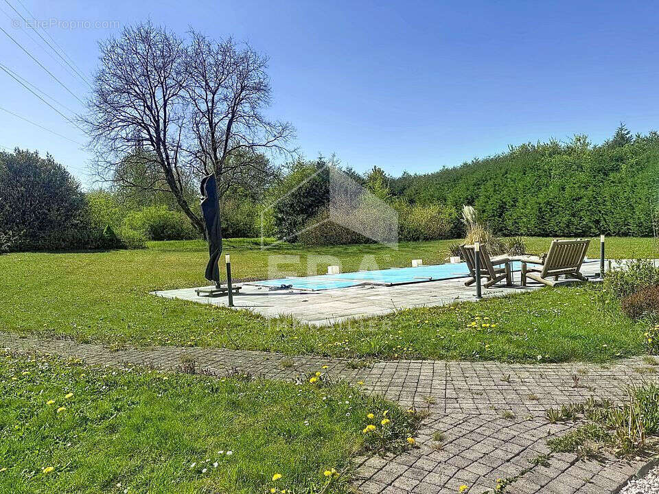 Maison à CHENIERES