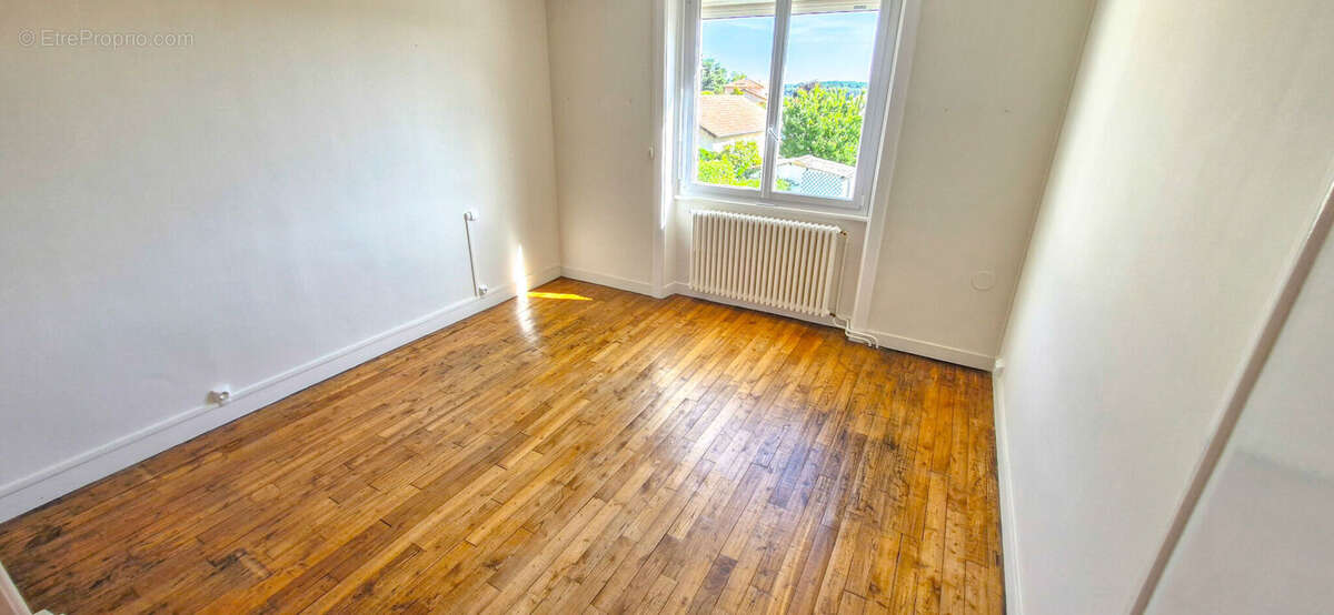 Photo 2 - Maison à SAINT-JUNIEN