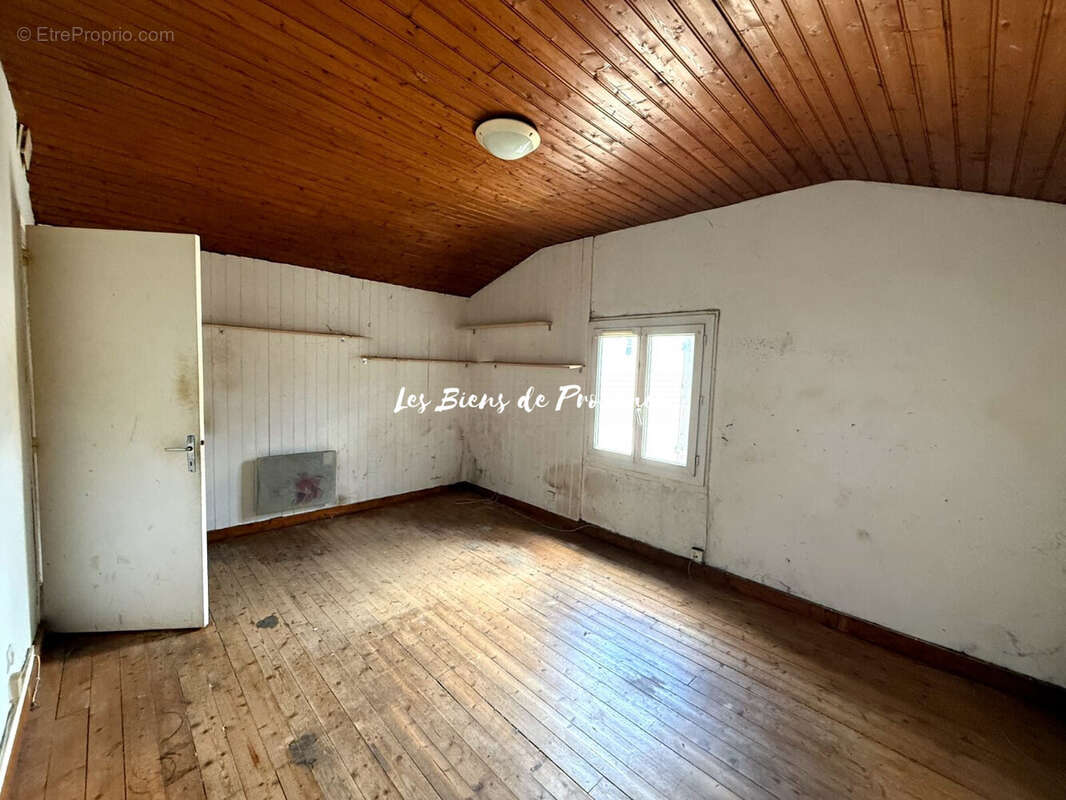 Appartement 90 m² à Saintes  - photo 7