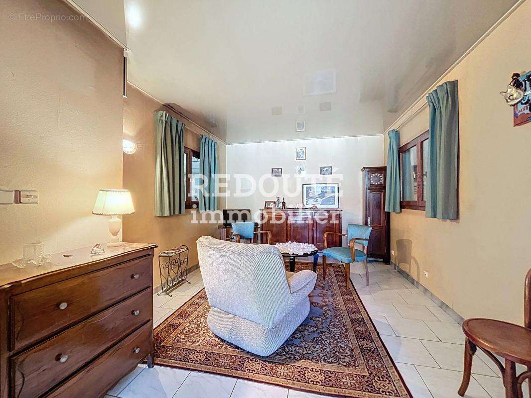 REIMS - Ensemble immobilier avec fort potentiel - photo 4