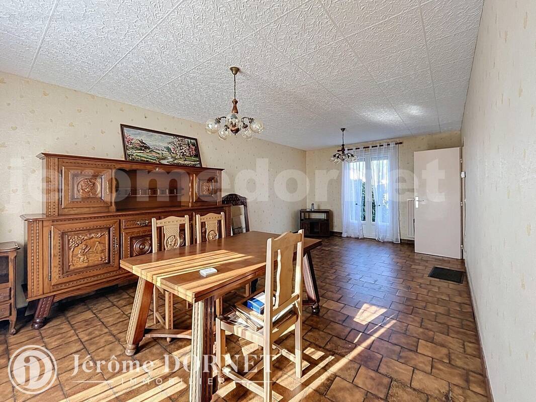 clg_00000_f5072fc - Maison à CREVECOEUR-LE-GRAND