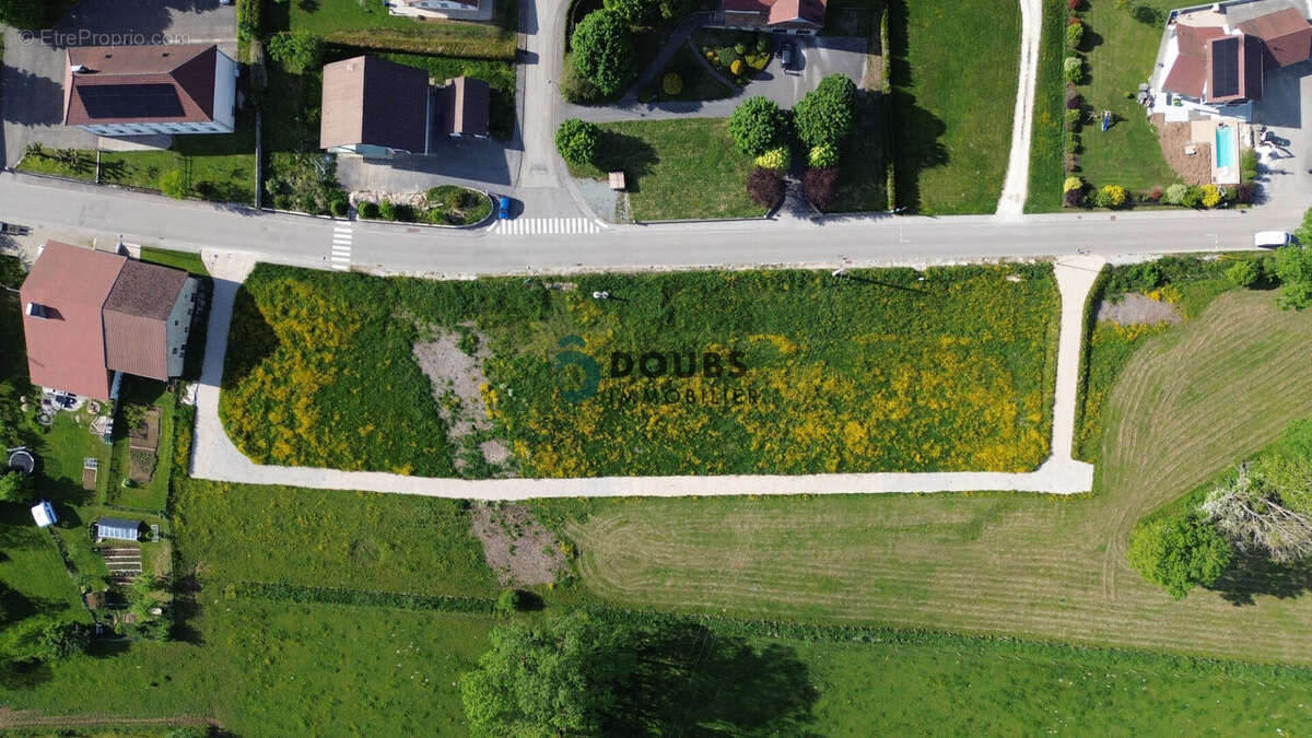 Terrain à DOMPREL