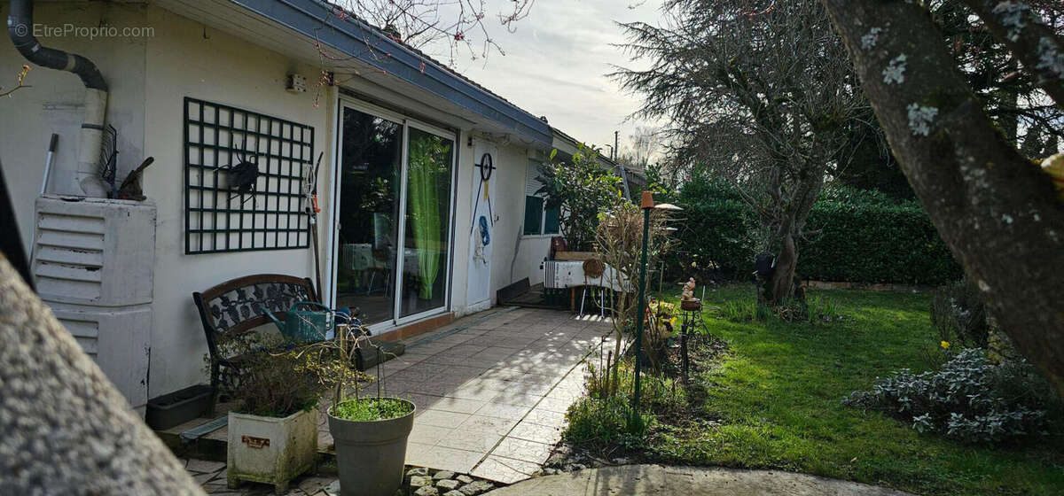 Maison à FEUCHEROLLES