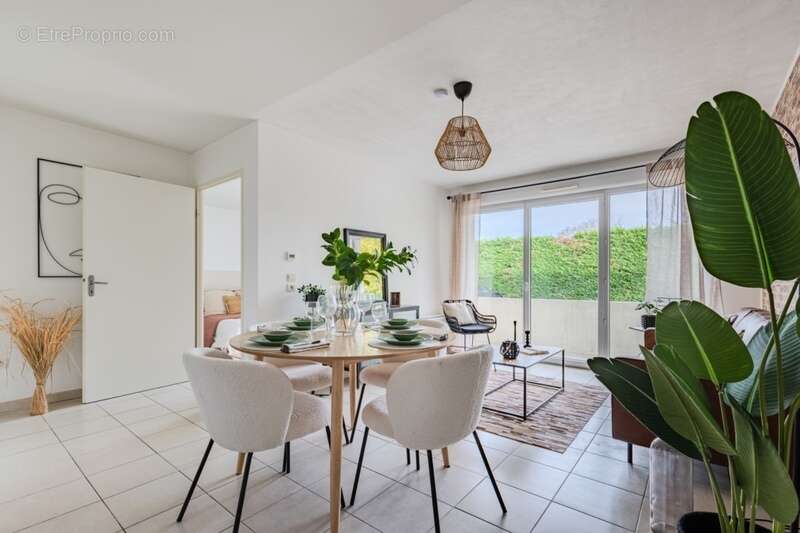 Appartement à CADAUJAC