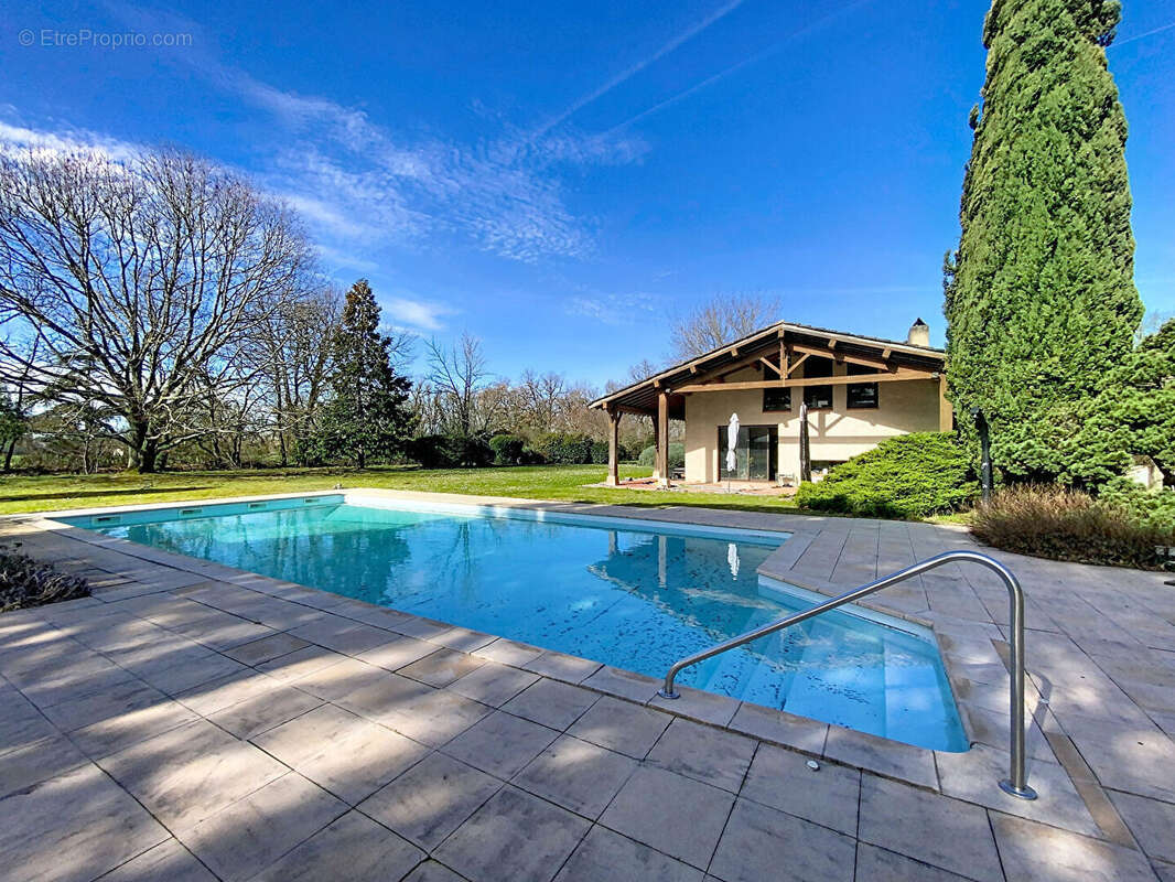 Maison à MONDONVILLE