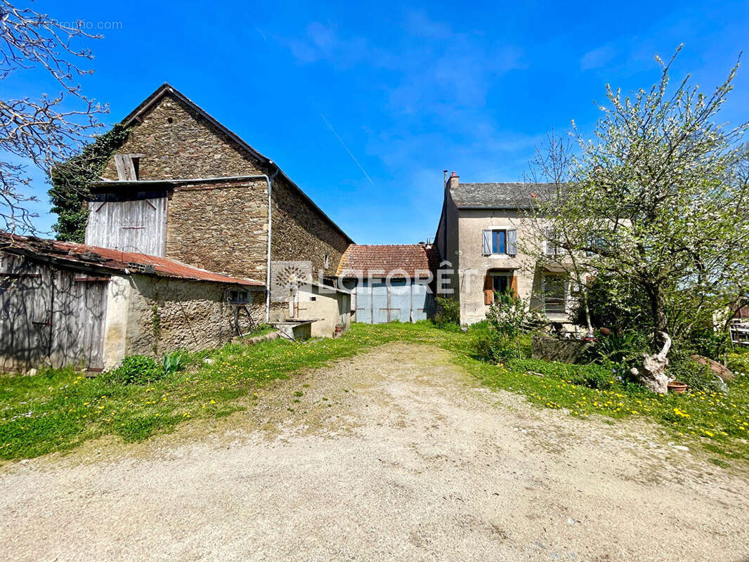 Maison à CASSAGNES-BEGONHES