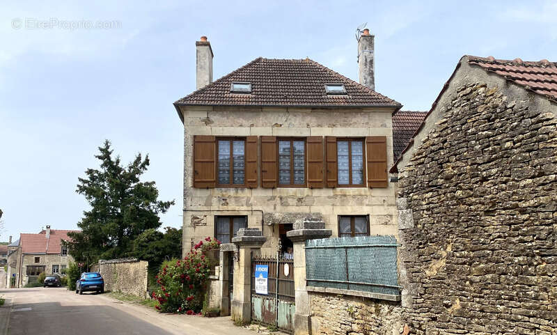Maison à COUTARNOUX