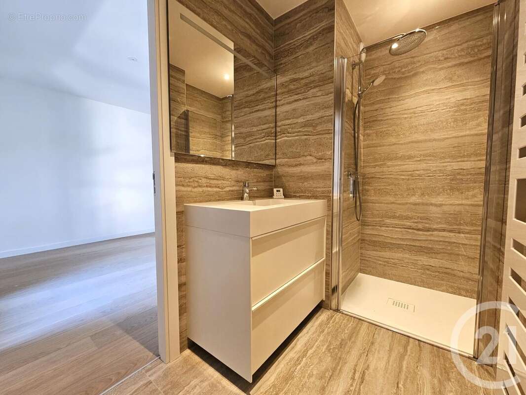 Appartement à SAINT-MAUR-DES-FOSSES