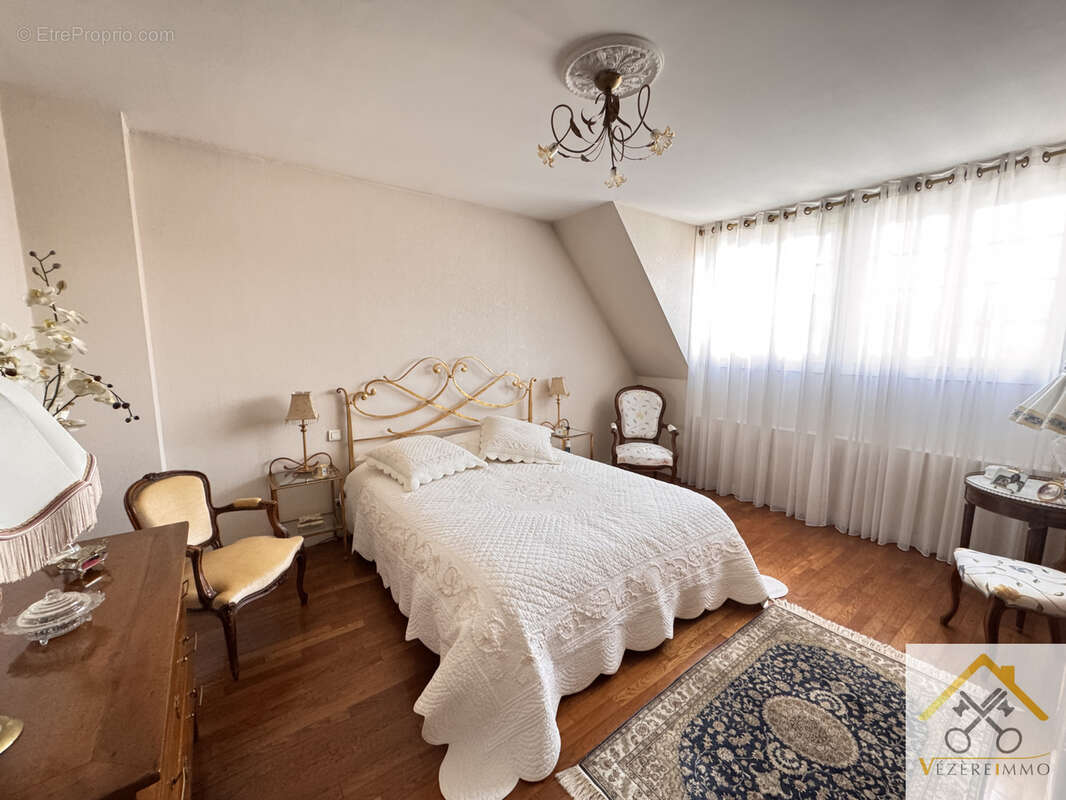 Maison à OBJAT