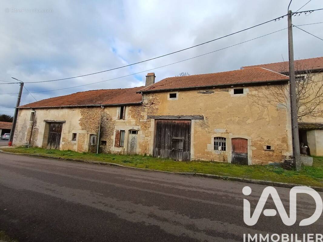 Photo 1 - Maison à OZIERES