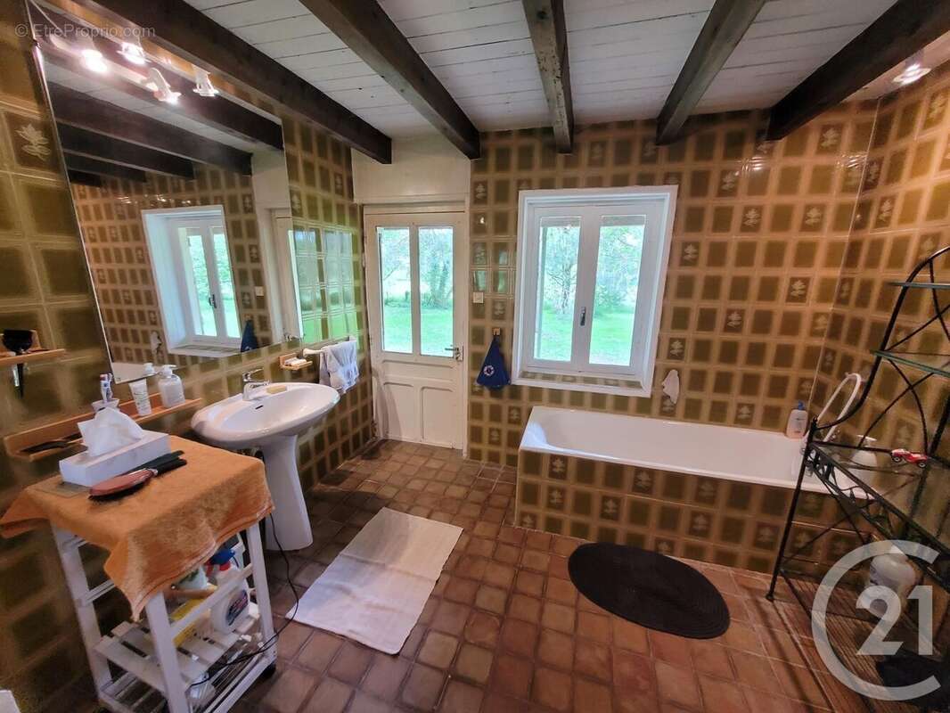 Maison à LA CHAPELLE-THECLE