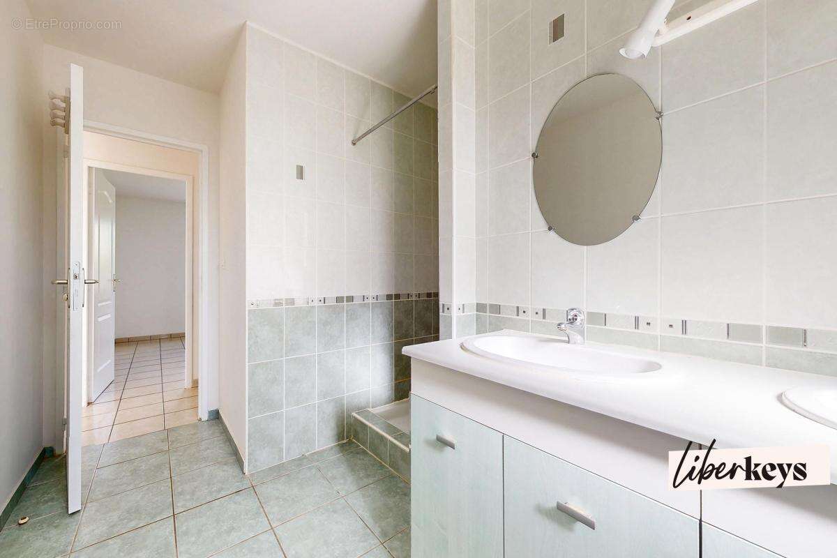 Maison à NOUAILLE-MAUPERTUIS