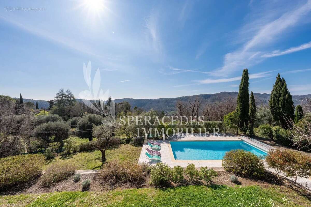 Maison à TOURRETTES-SUR-LOUP