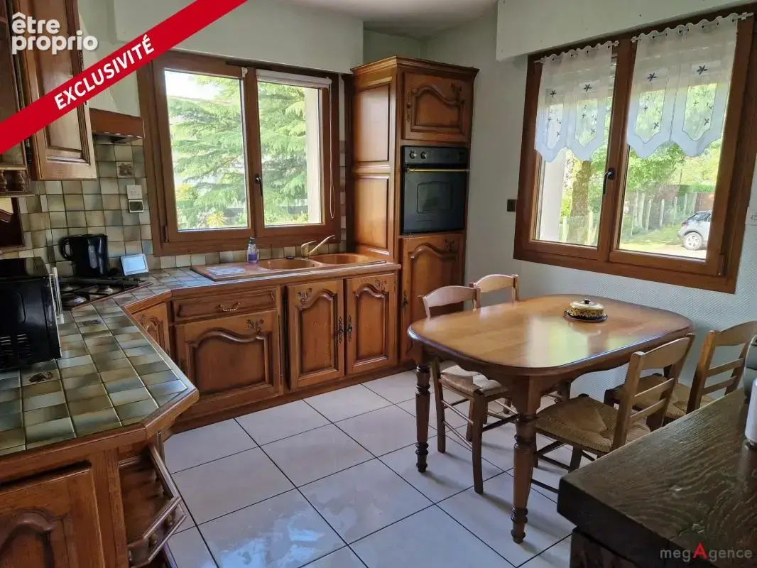 Maison traditionnelle - SAINT-GUYOMARD - 138 m² - photo 4