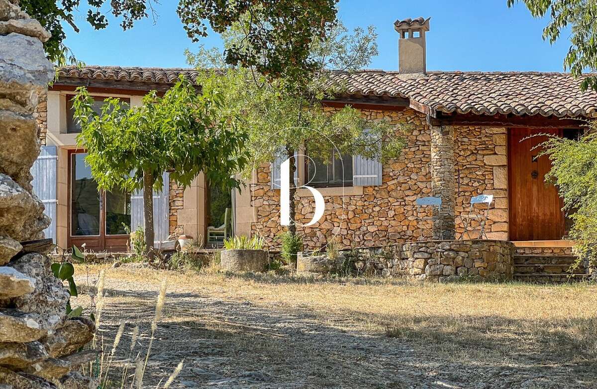 Maison 135 m² à Goudargues  - photo 4
