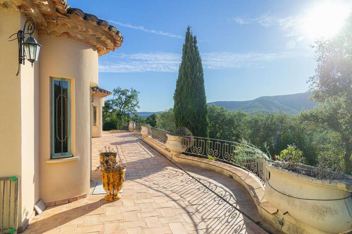 Photo 2 - Maison à LA MOLE