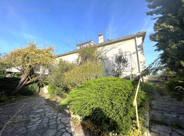 Maison à RAMONVILLE-SAINT-AGNE
